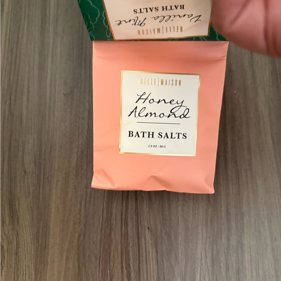 Belle Maison Vanilla Mint,Sweet Rose, Honey Almond 3 pack Bath Salts -NWT - Picture 4 of 4